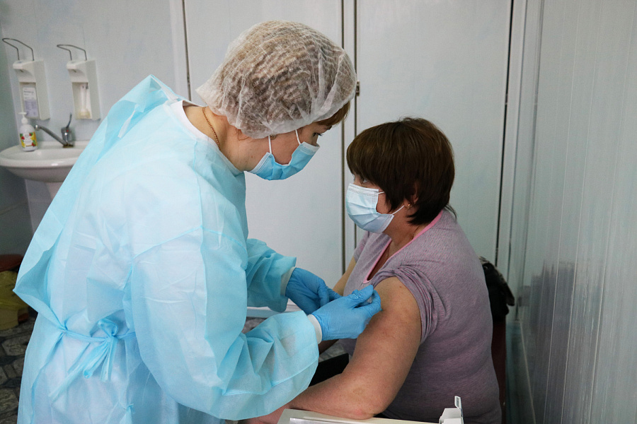 На «КАМАЗе» от COVID-19 полностью вакцинировано 60 процентов персонала 